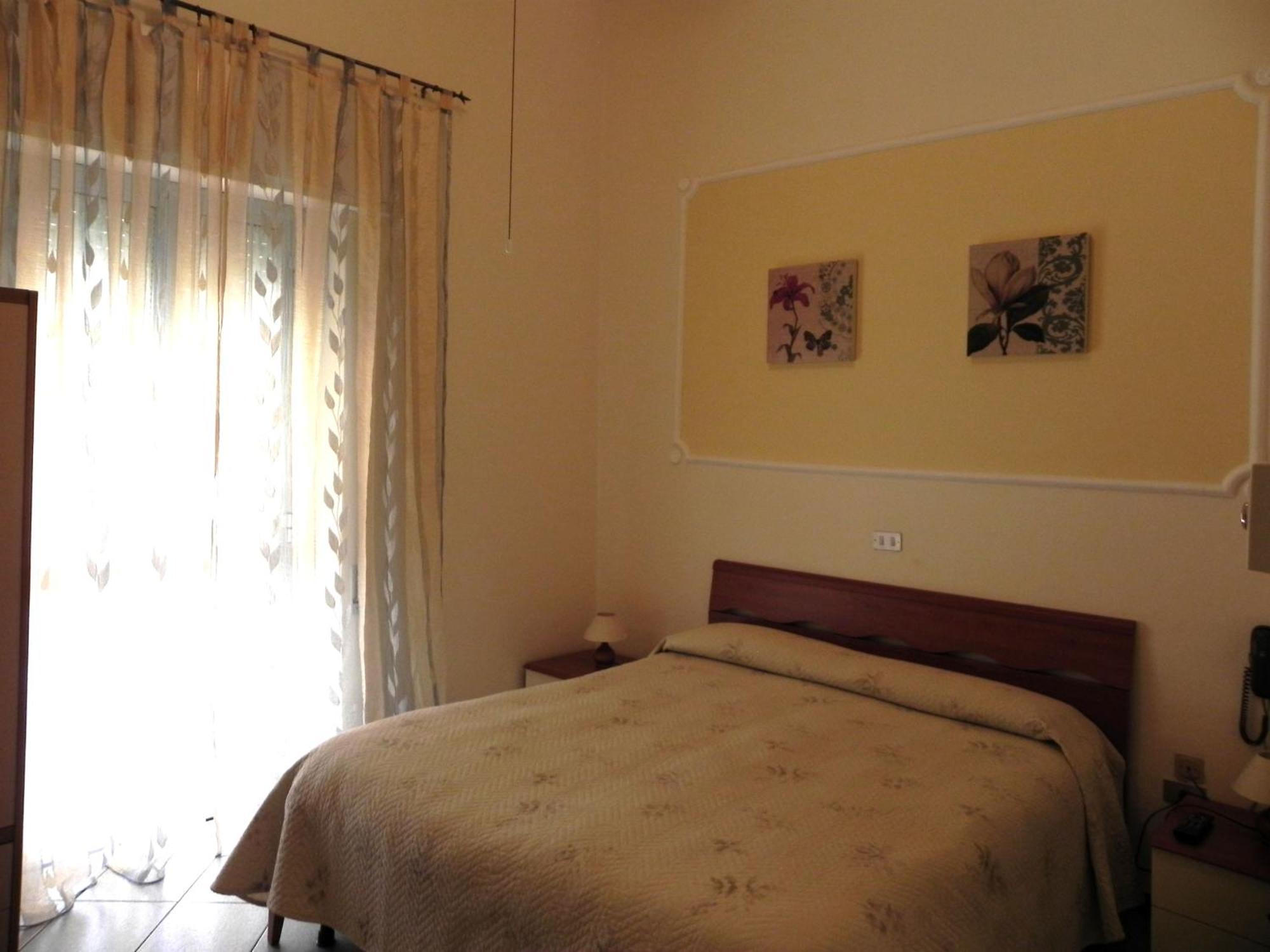 Hotel Ondina Viareggio Bagian luar foto