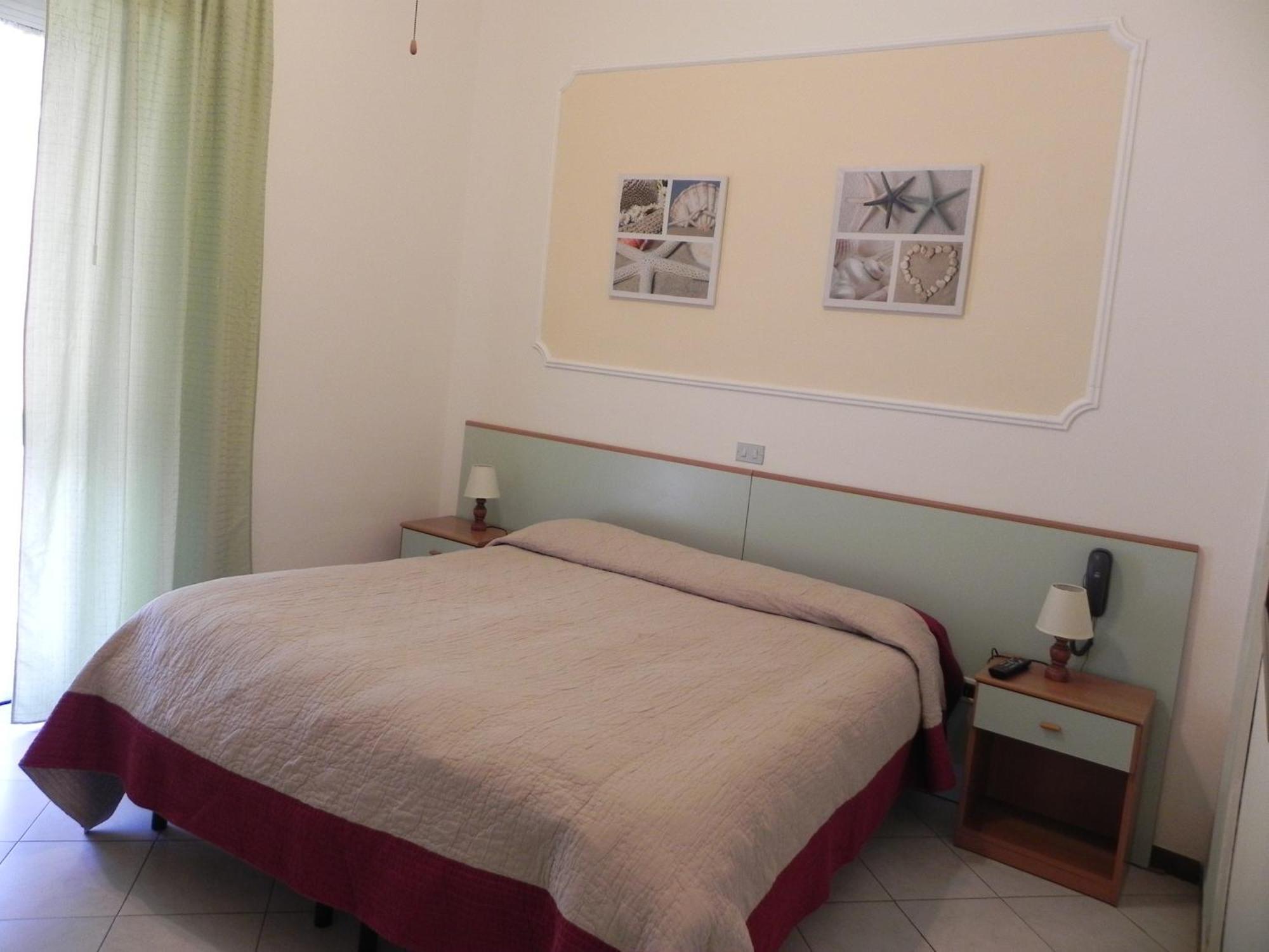 Hotel Ondina Viareggio Bagian luar foto