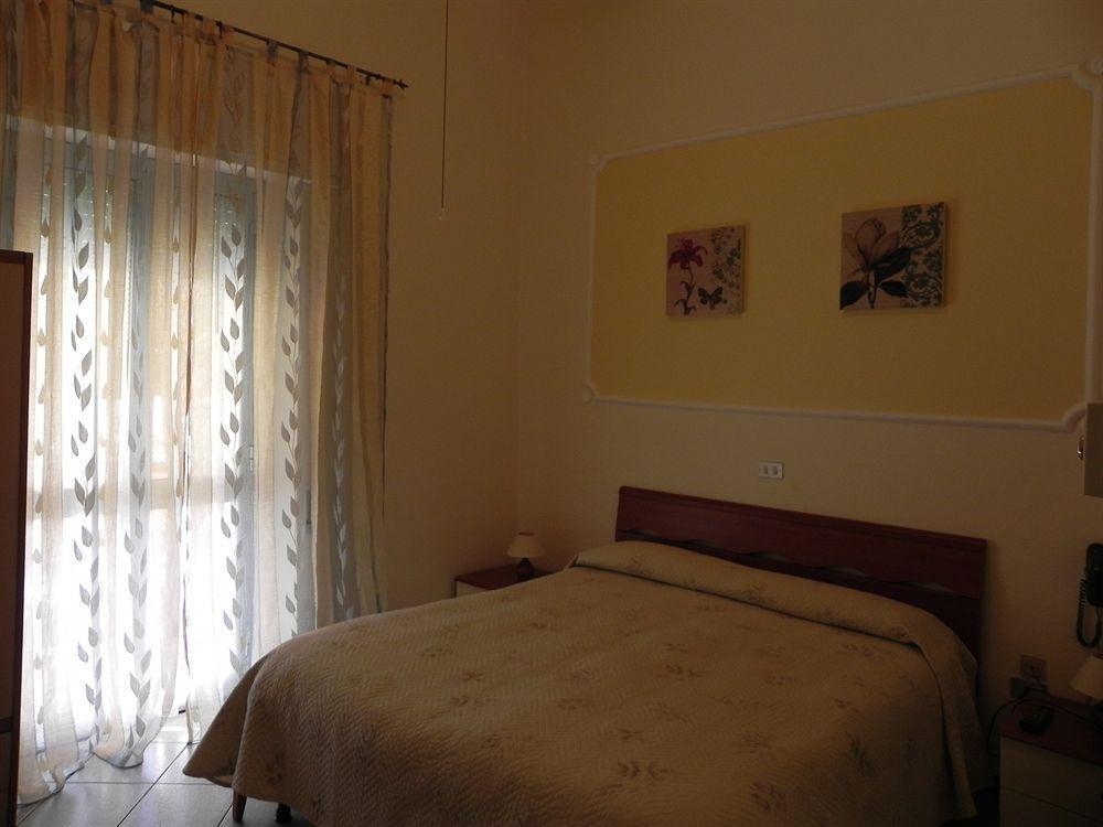 Hotel Ondina Viareggio Bagian luar foto