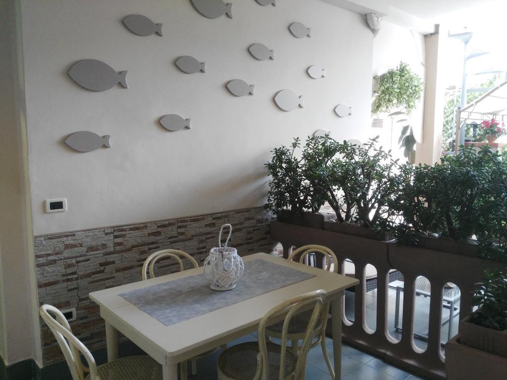 Hotel Ondina Viareggio Bagian luar foto