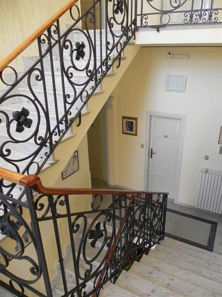 Hotel Ondina Viareggio Bagian luar foto