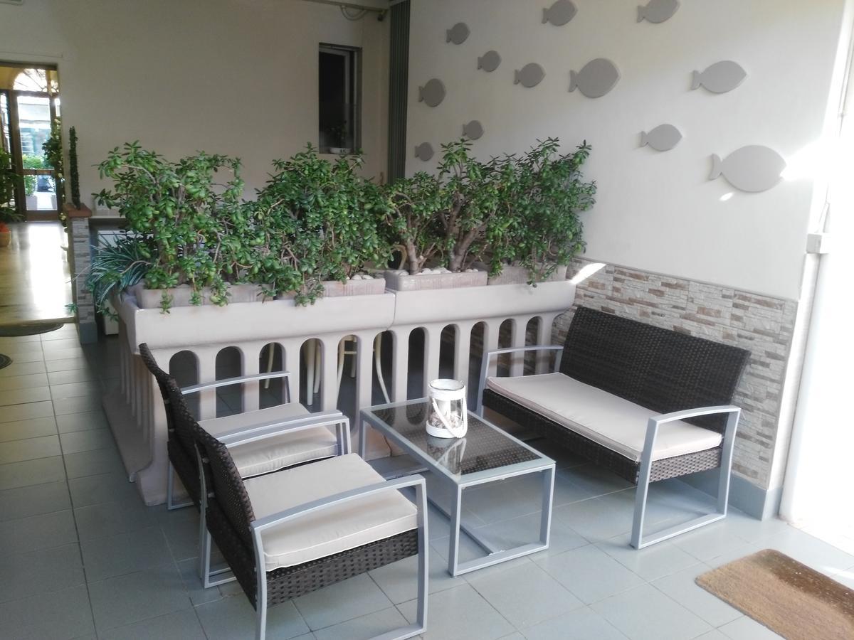 Hotel Ondina Viareggio Bagian luar foto