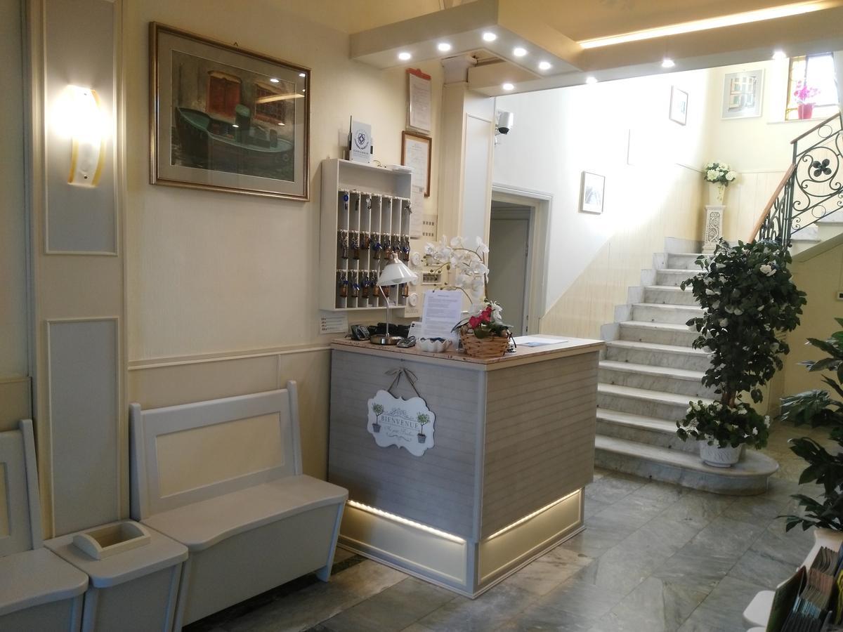 Hotel Ondina Viareggio Bagian luar foto