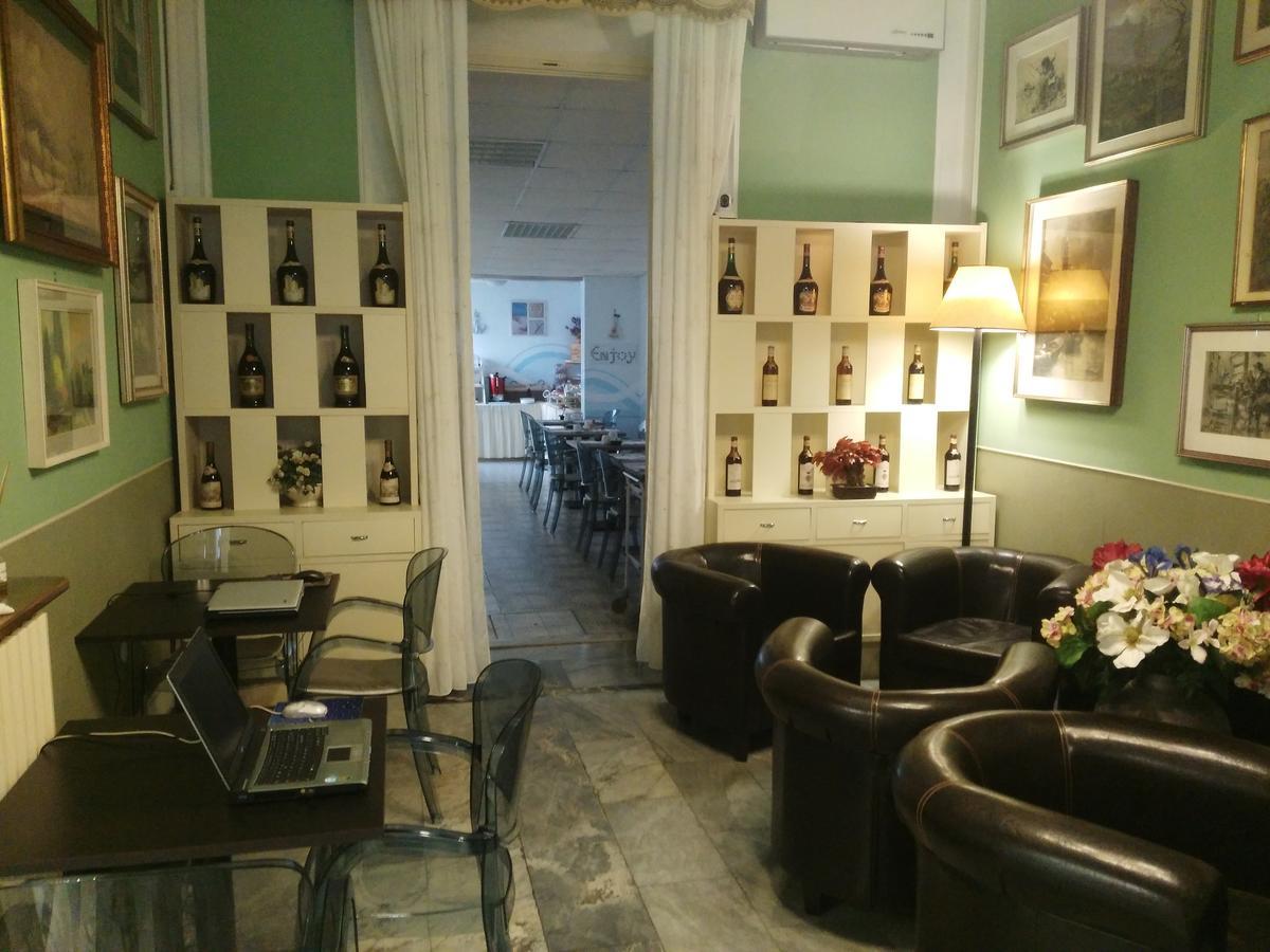 Hotel Ondina Viareggio Bagian luar foto